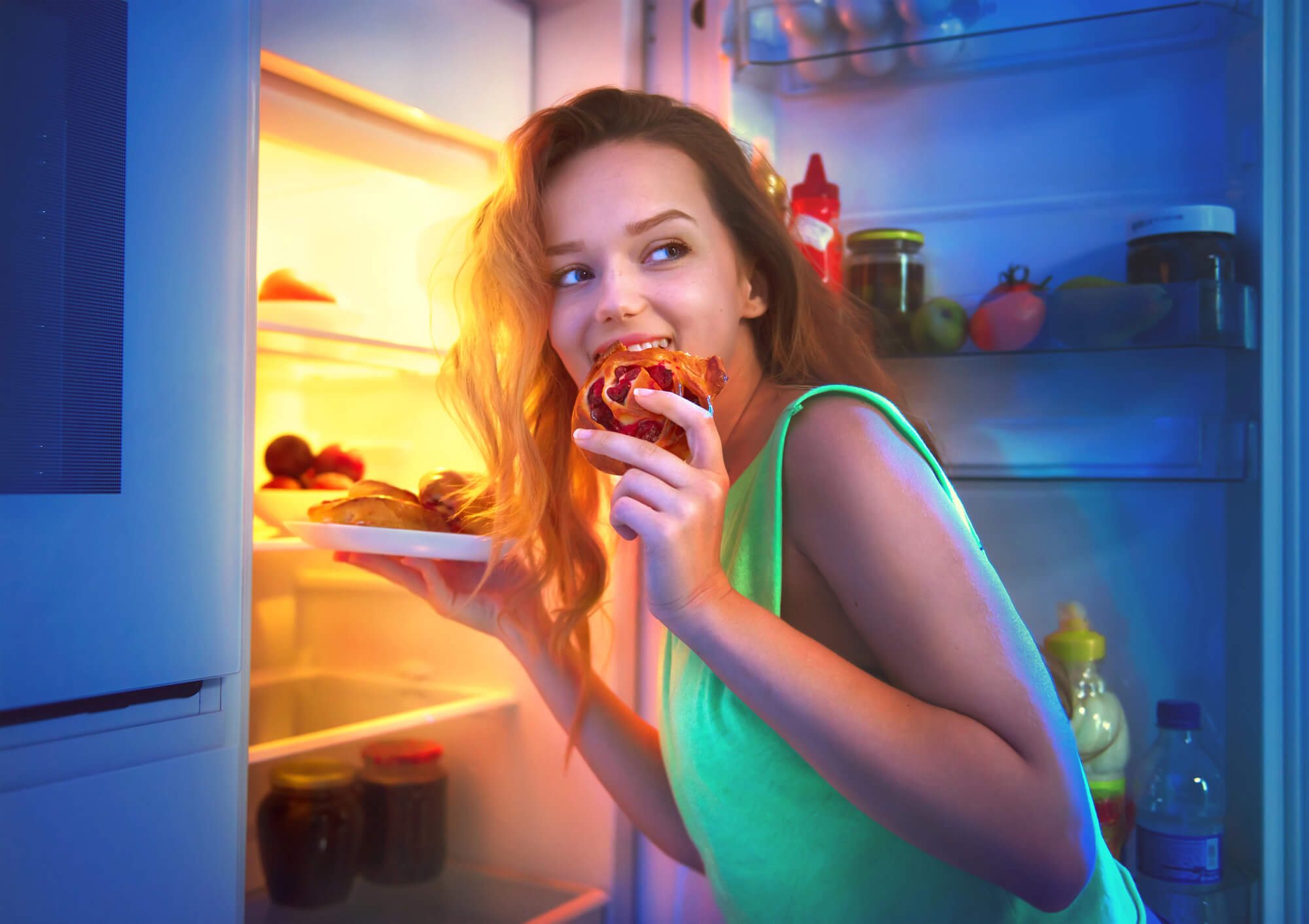 woman-snacking-against-the-advice-of-her-dentist-Greenville-SC